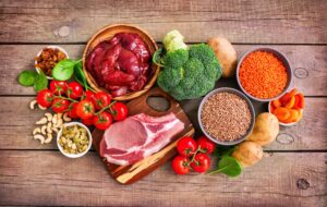 鉄分が多く含まれる食べ物とは？摂取量目安や効率良く摂るポイントも解説！