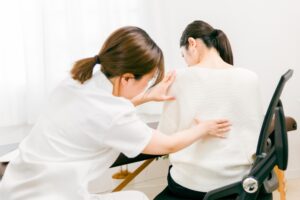 坐骨神経痛に効果的なストレッチは？症状や原因、身体を動かすときの注意点も解説